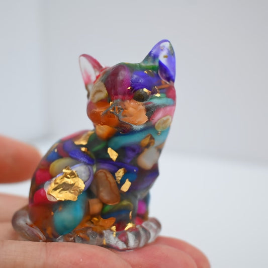Chat Assis en Résine & Arc-en-ciel