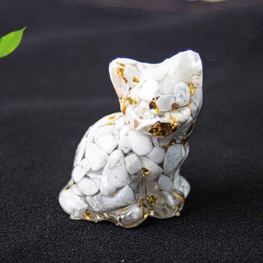 Chaton Assis en Résine & Howlite