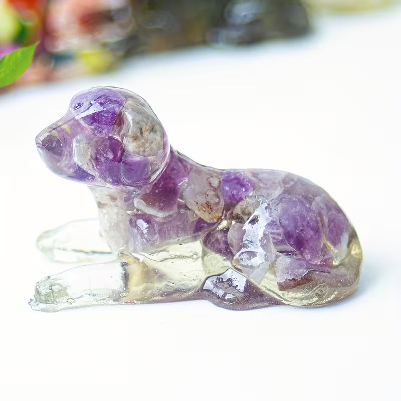 Chien Couché en Résine & Améthyste