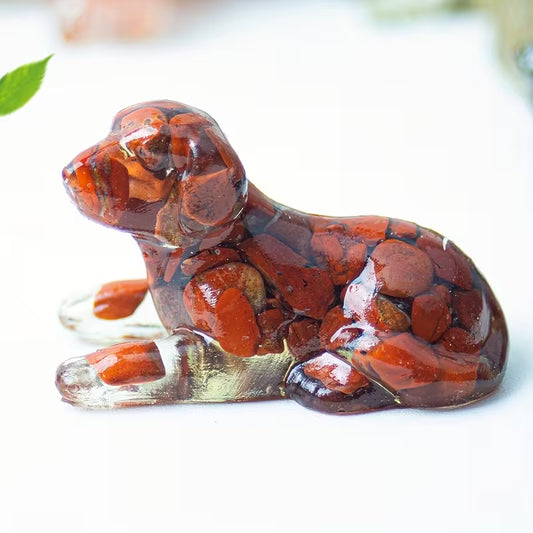 Chien Couché en Résine & Jaspe Rouge