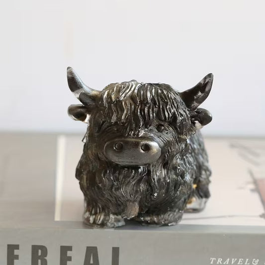 Vache Écossaise en Résine & Obsidienne